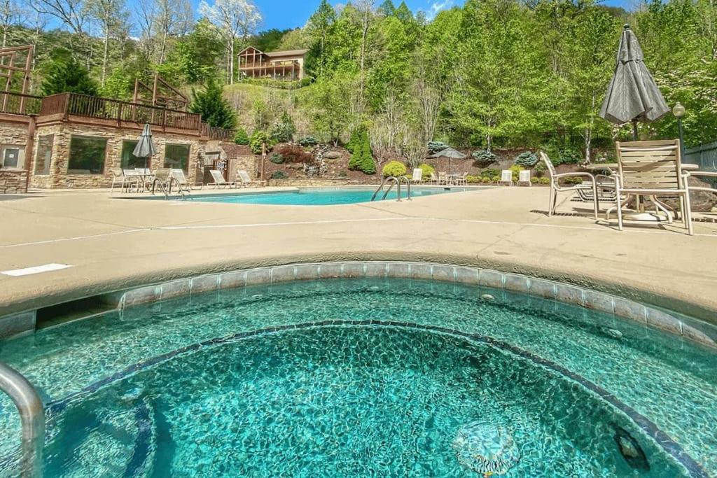 Condo With Stunning Mountain And 6Th Green Views Near Harrahs Cherokee Bryson City Whittier Exterior foto